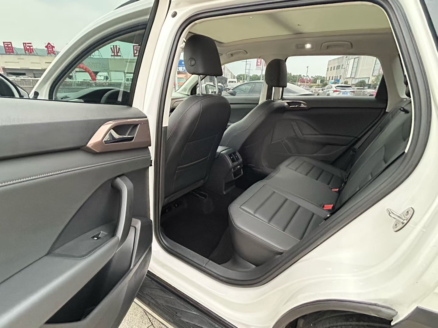Volkswagen Tharu 2022 #4 Volkswagen Tharu 2022 car image #4