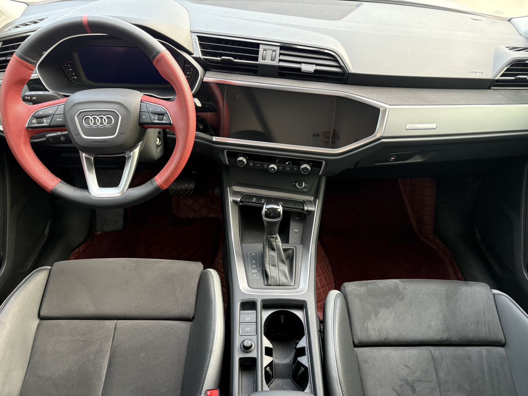 Audi Q3 2022 car image #5