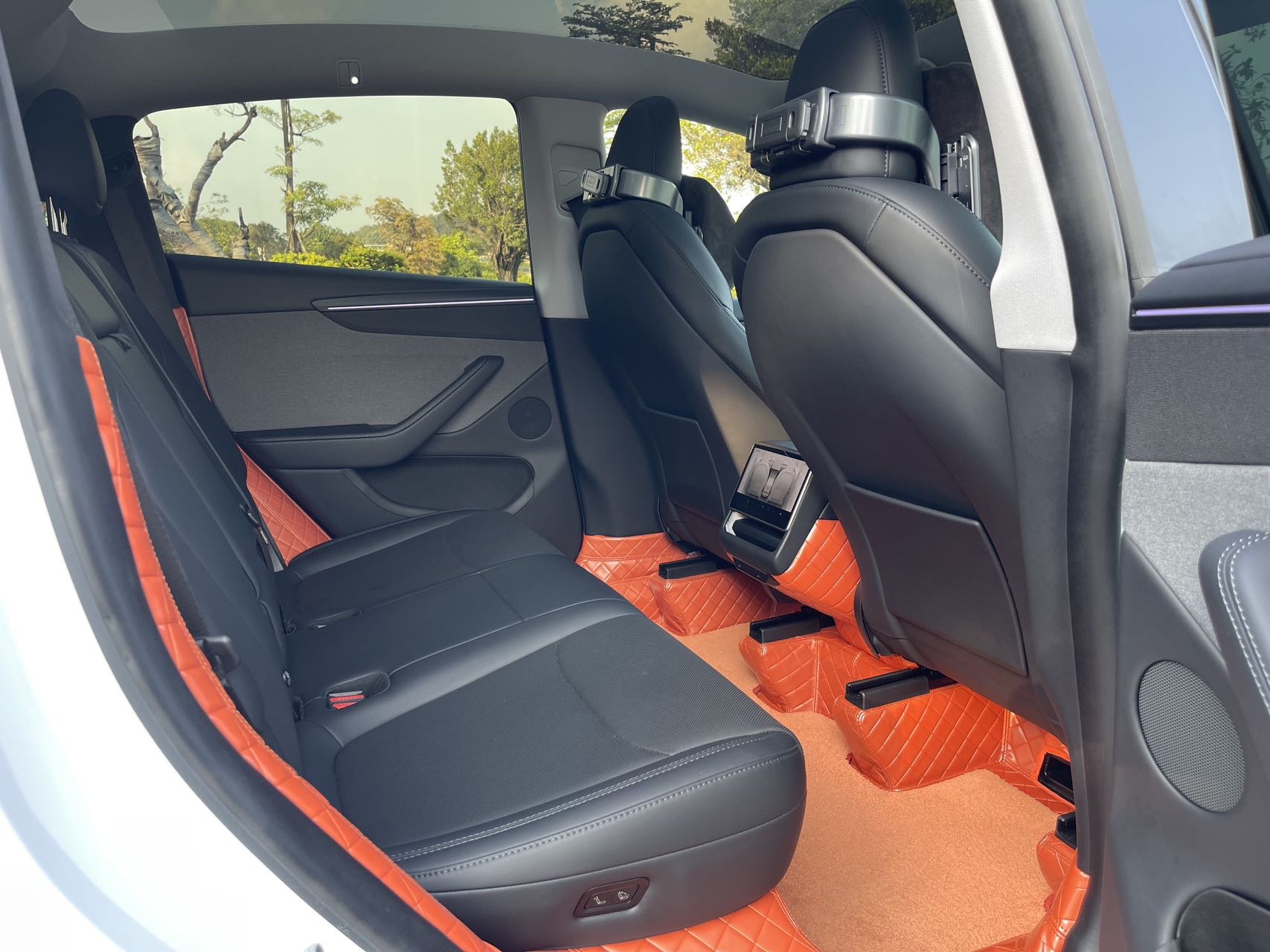 Tesla Model Y 2025 car image #5