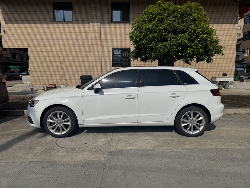 Audi A3 2015 car image #2