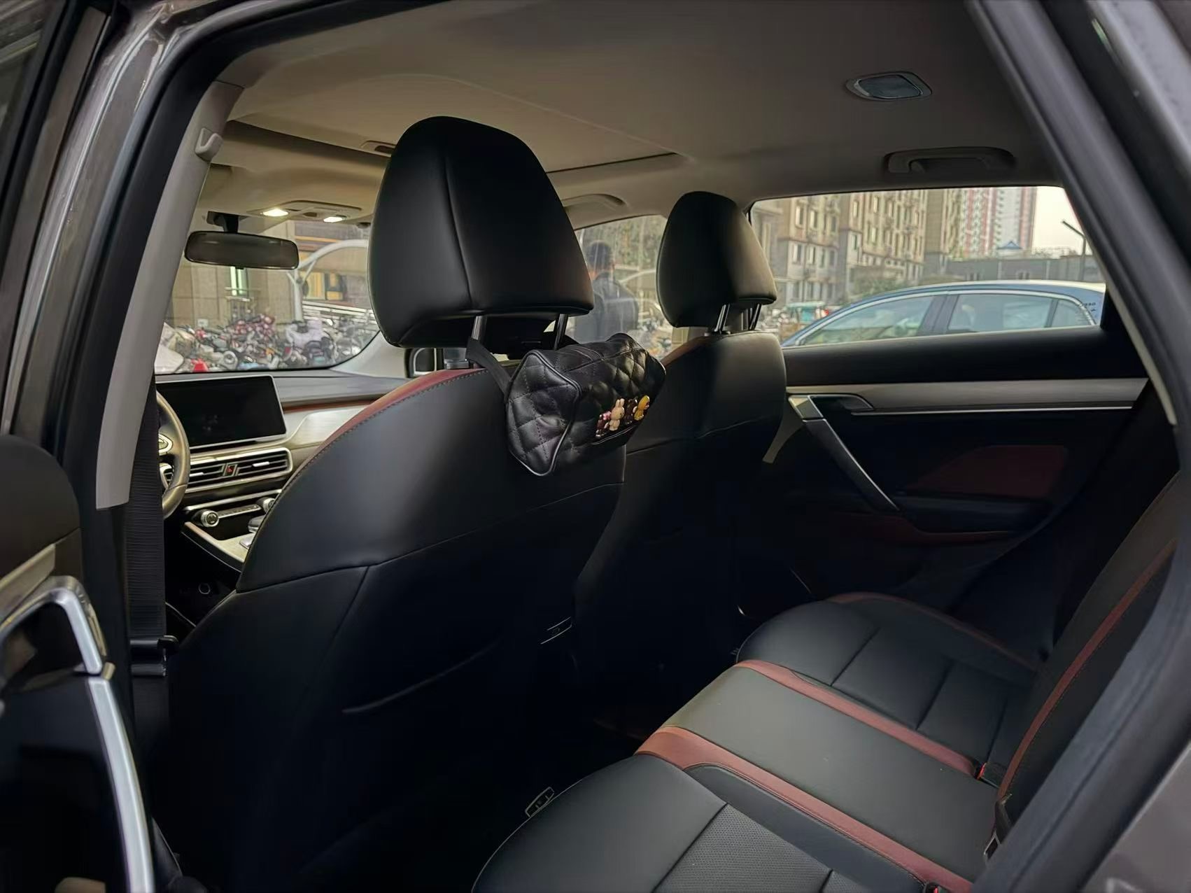GEELY Coolray 2022 car image #3