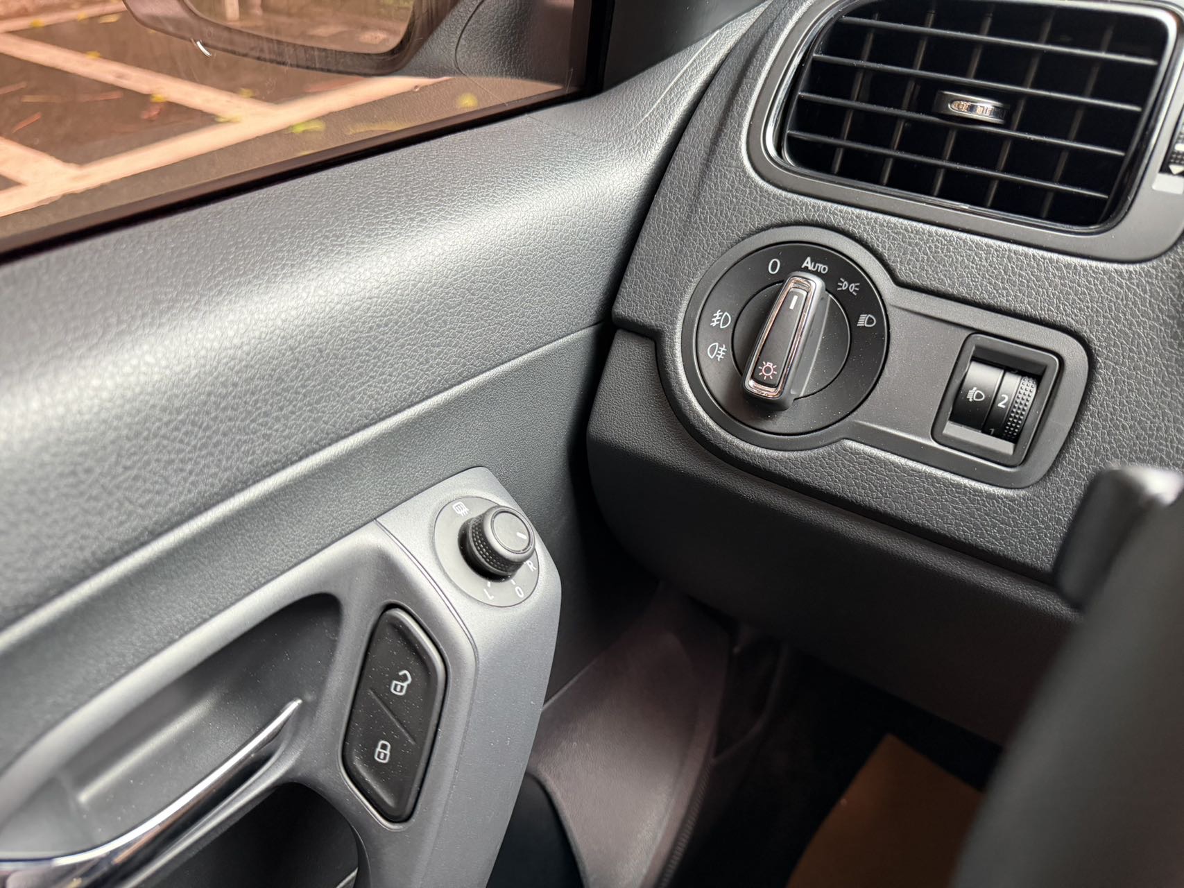 Volkswagen Polo 2017 car image #14