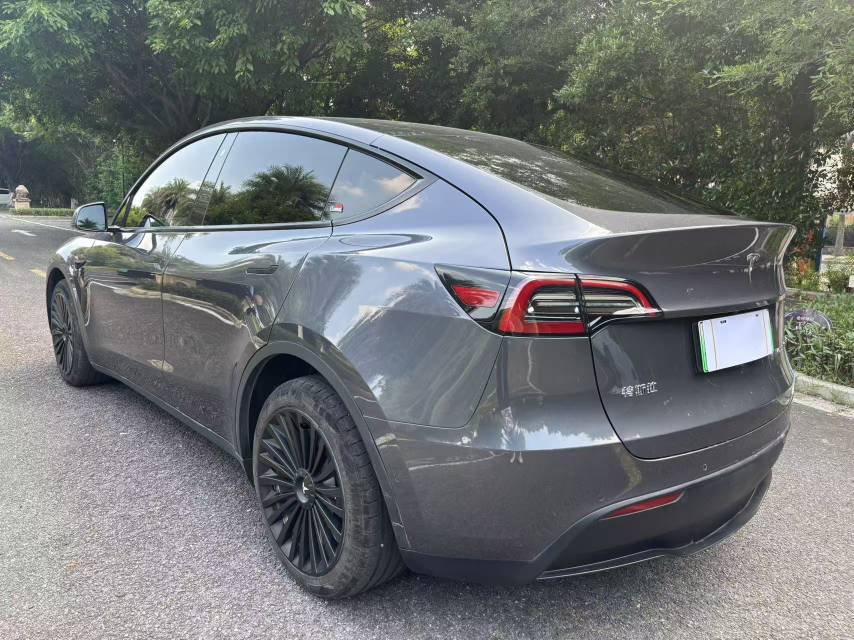 Tesla Model Y 2021 #4 Tesla Model Y 2021 car image #4