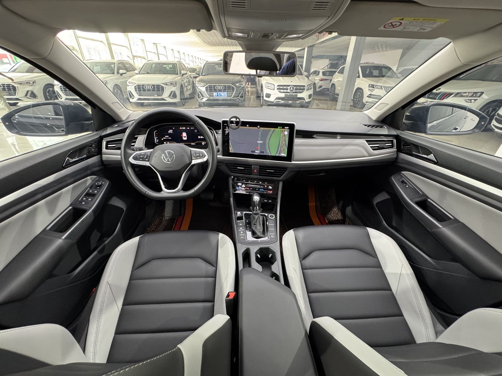 Volkswagen Bora 2023 car image #9
