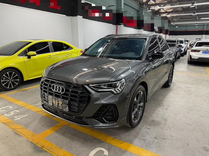 Audi Q3 2022 car image 