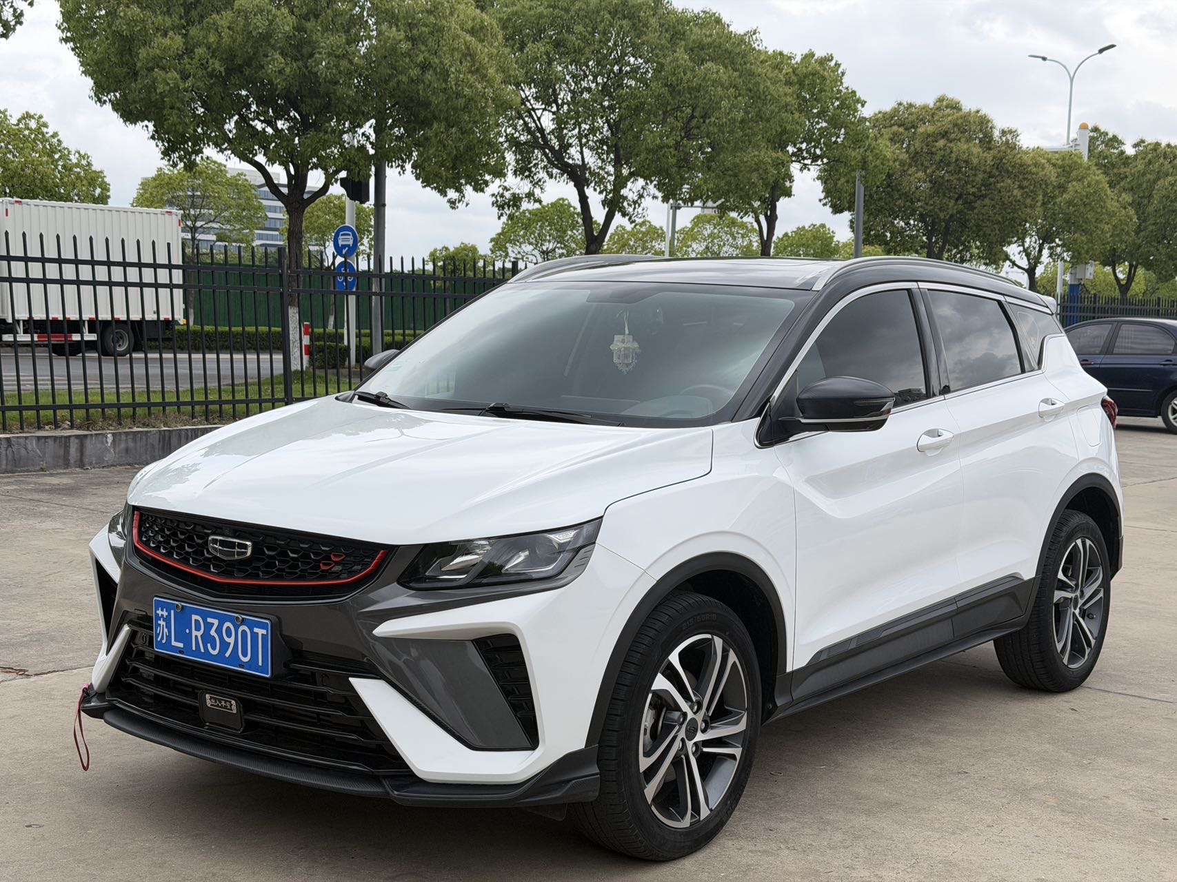 GEELY Coolray 2022 #2 GEELY Coolray 2022 car image #2