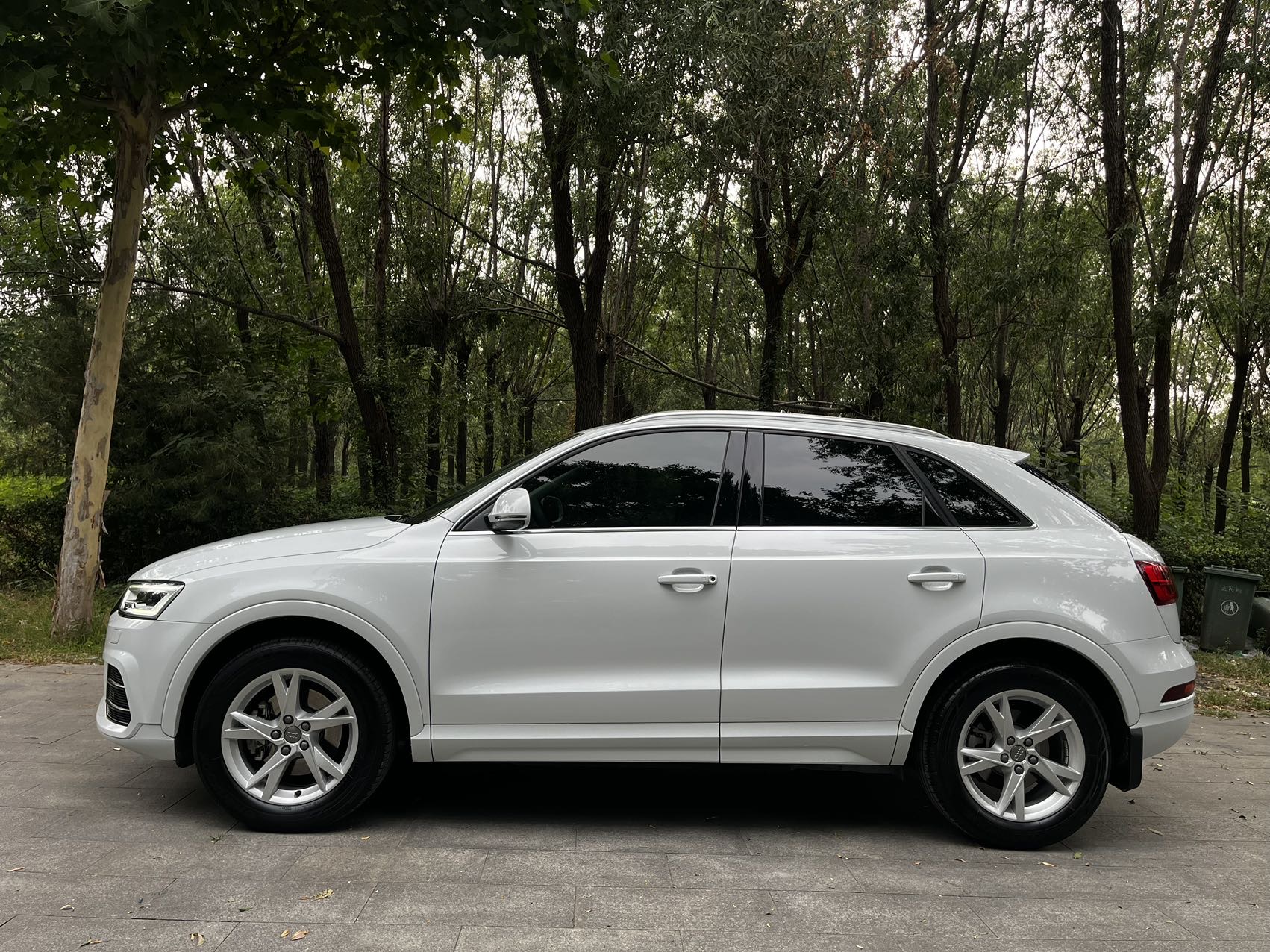Audi Q3 2018 car image #2