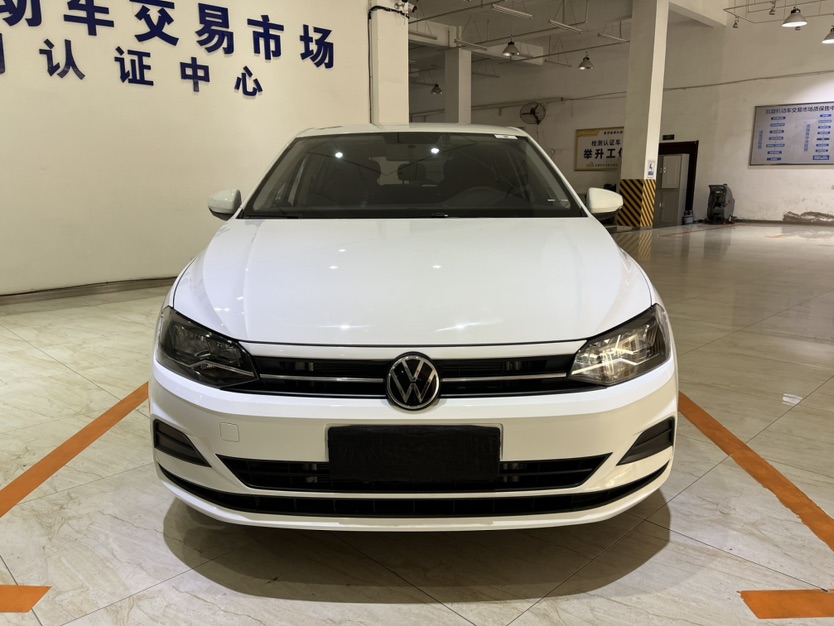 Volkswagen Polo 2023 car image #2