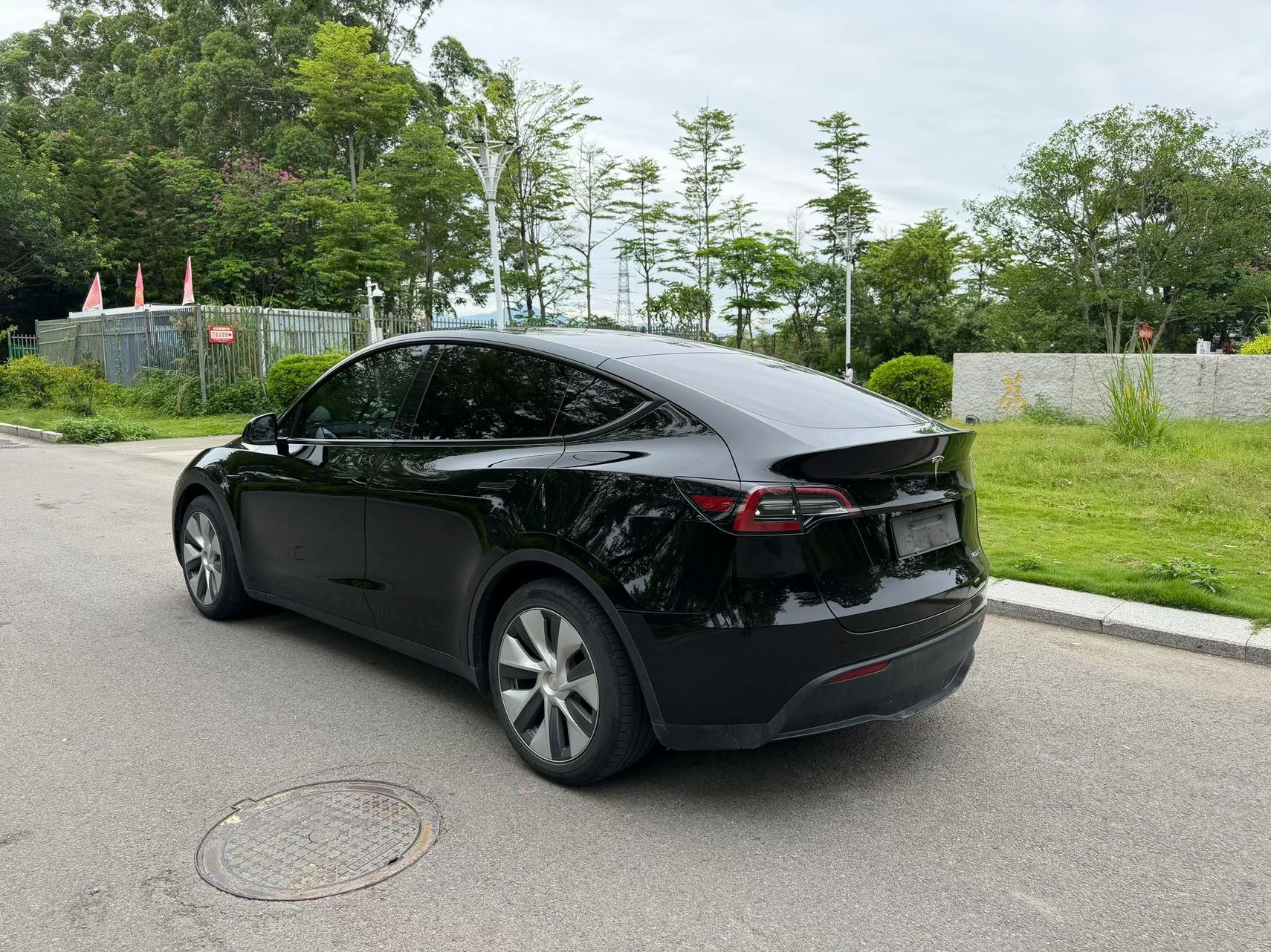 Tesla Model Y 2022 car image #4