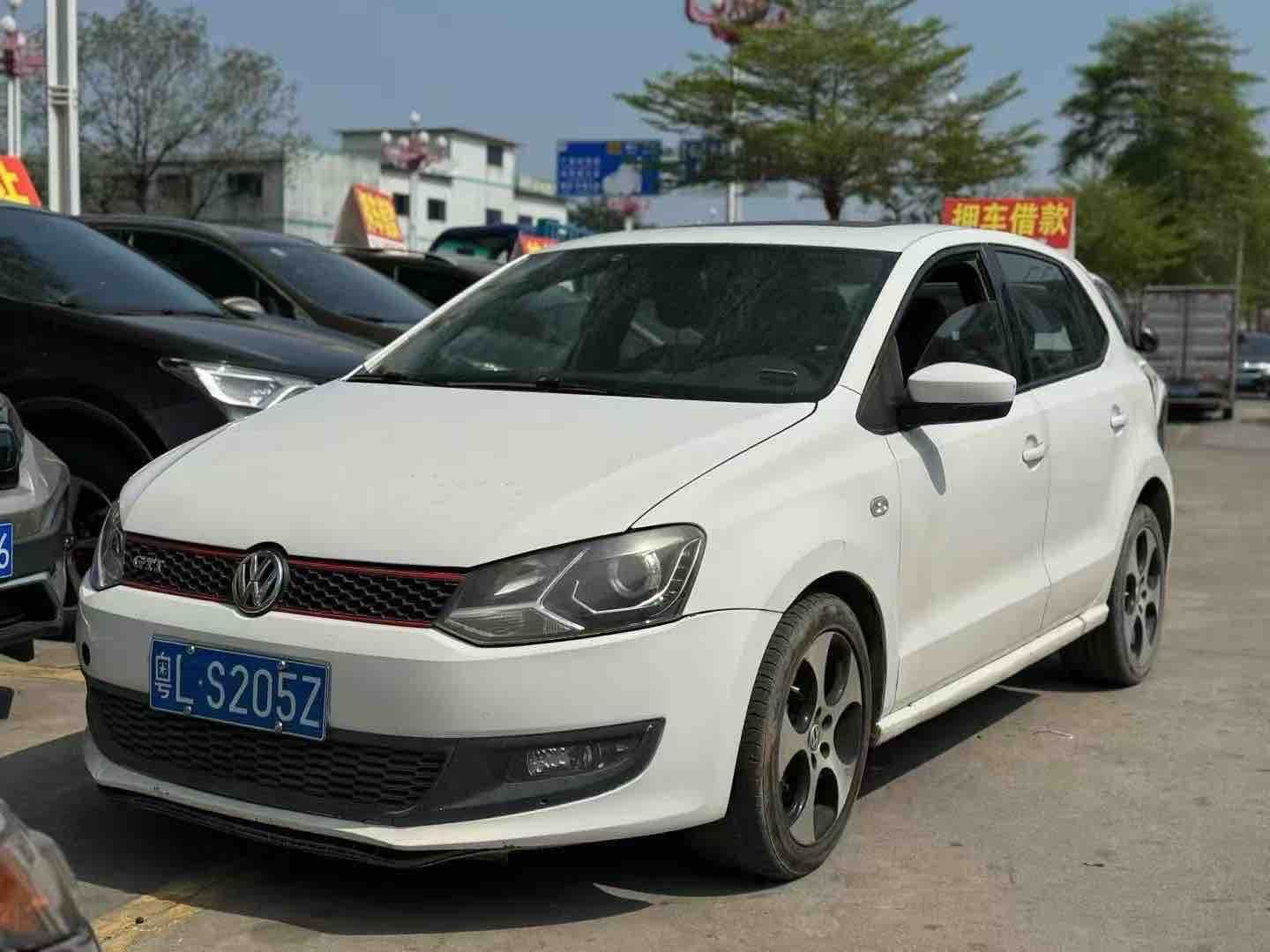 Volkswagen Polo 2013 Volkswagen Polo 2013 car image