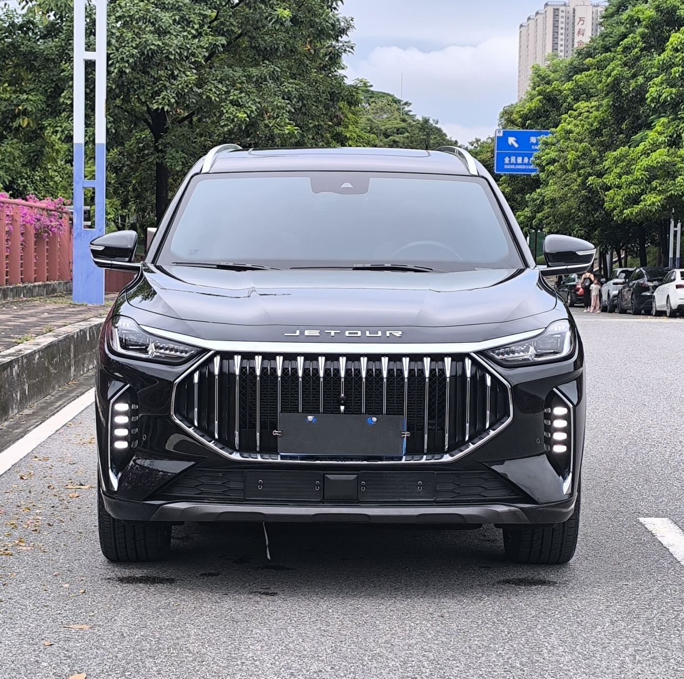Jetour X70 PLUS 2023 car image #2