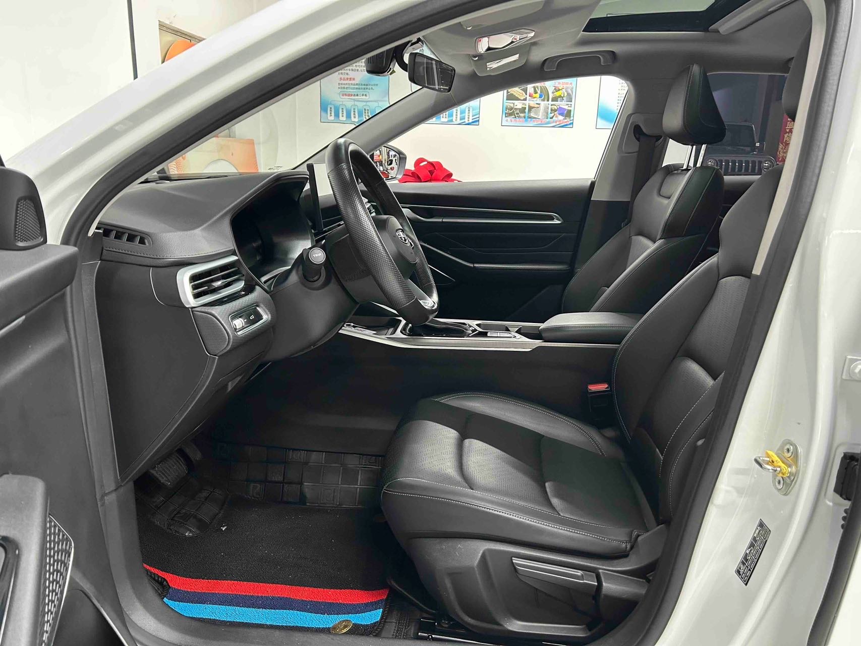 GEELY Emgrand 2024 #6 GEELY Emgrand 2024 car image #6