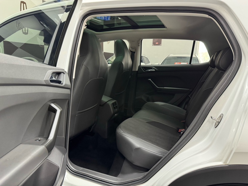 Volkswagen T-Cross 2022 #8 Volkswagen T-Cross 2022 car image #8