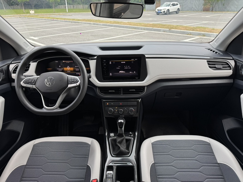 Volkswagen Tharu 2026 car image #6