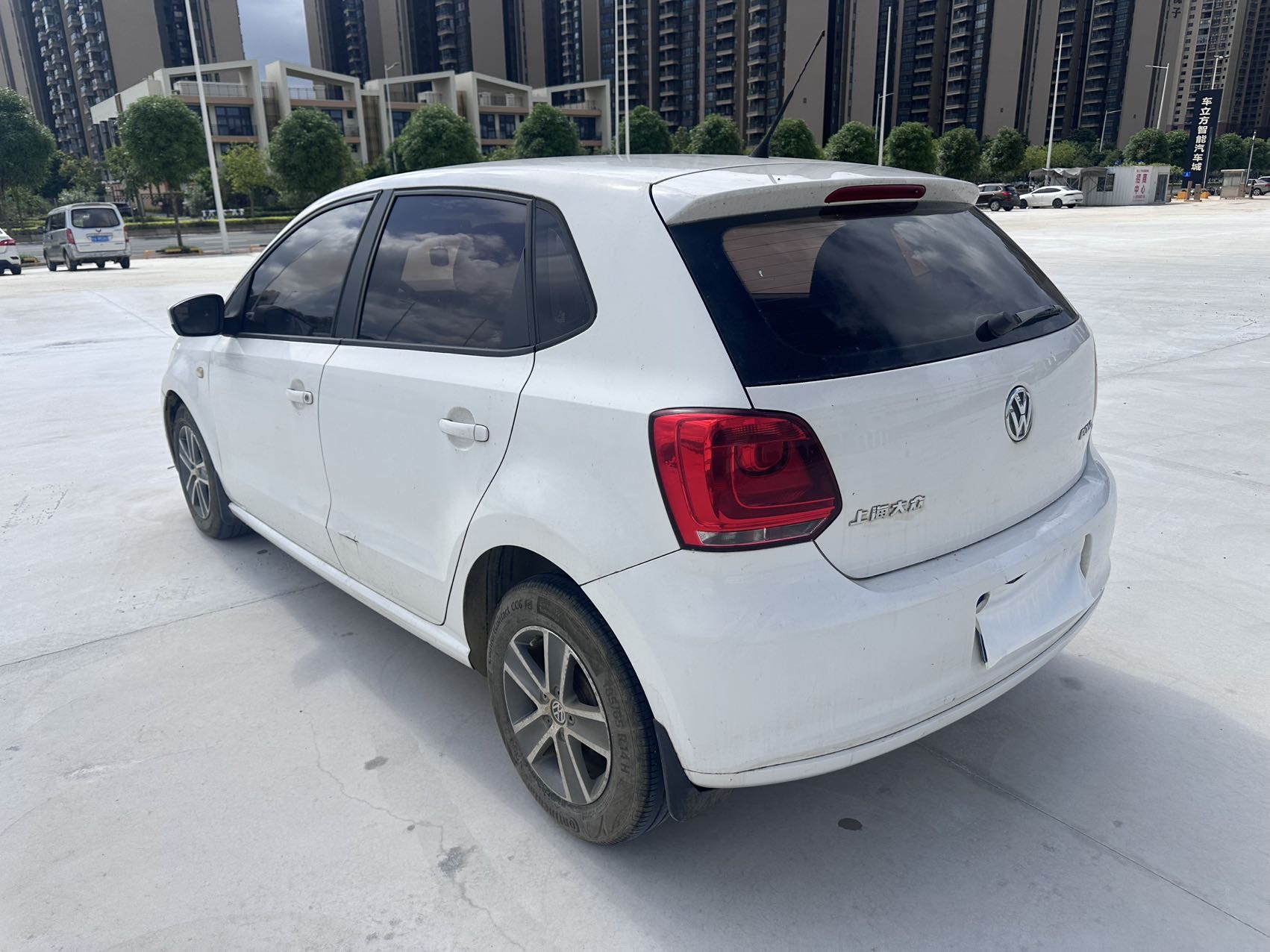 Volkswagen Polo 2014 car image #7