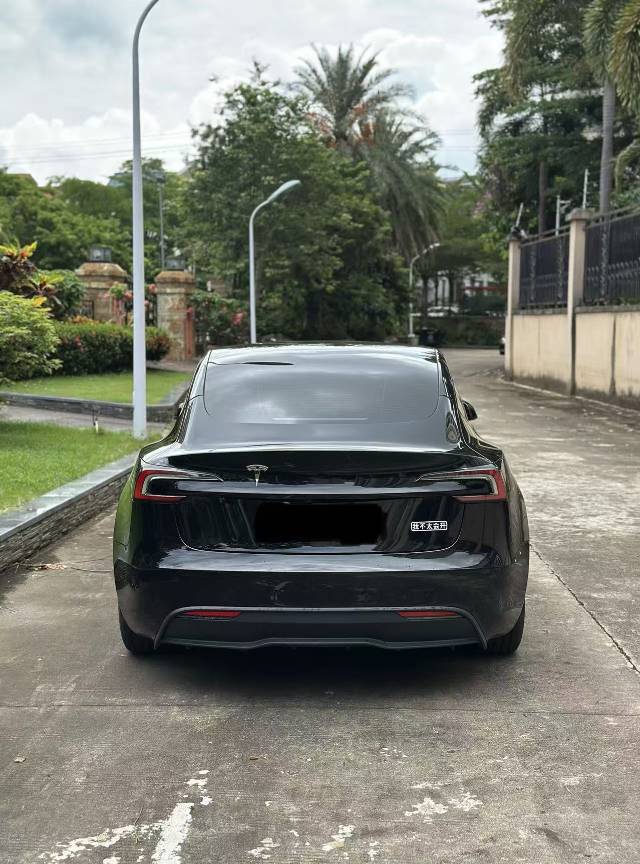 Tesla Model 3 2024 car image #8