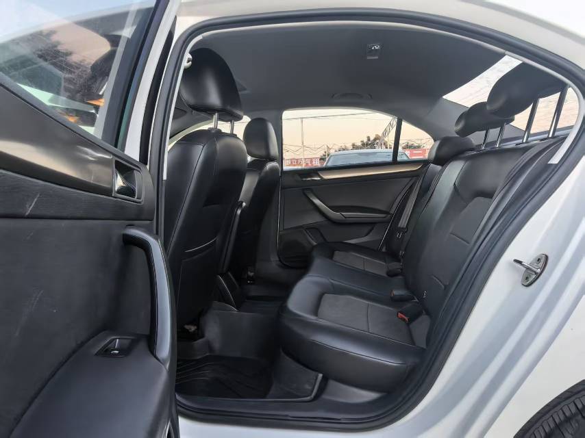 Volkswagen Santana 2016 #5 Volkswagen Santana 2016 car image #5