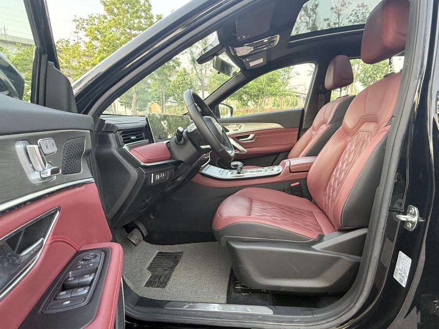 Jetour X70 PLUS 2024 #8 Jetour X70 PLUS 2024 car image #8
