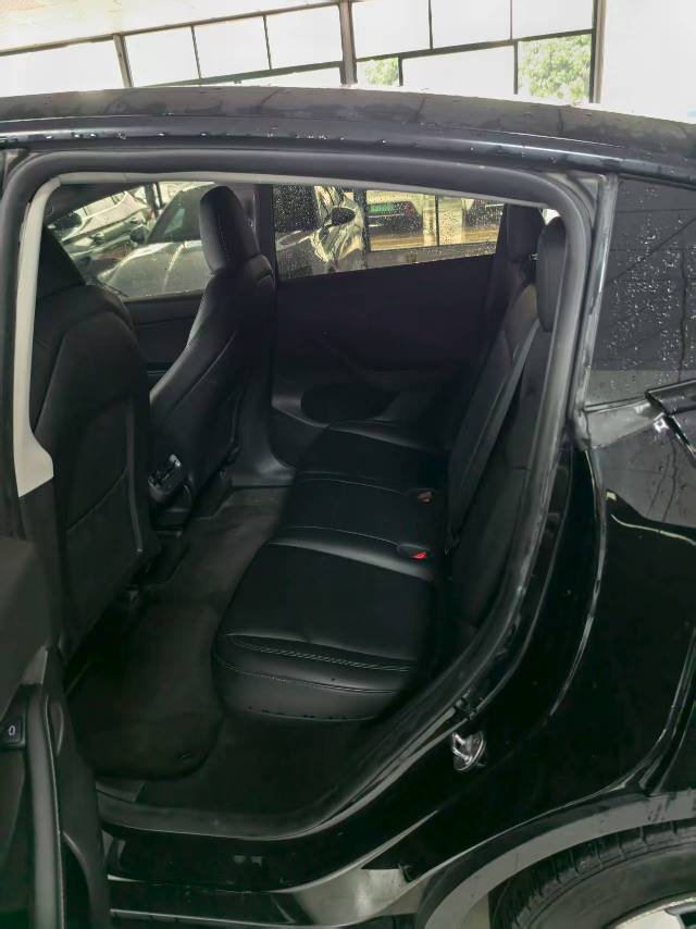 Tesla Model Y 2023 #5 Tesla Model Y 2023 car image #5