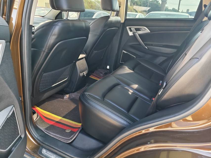 GEELY Boyue 2017 car image #8