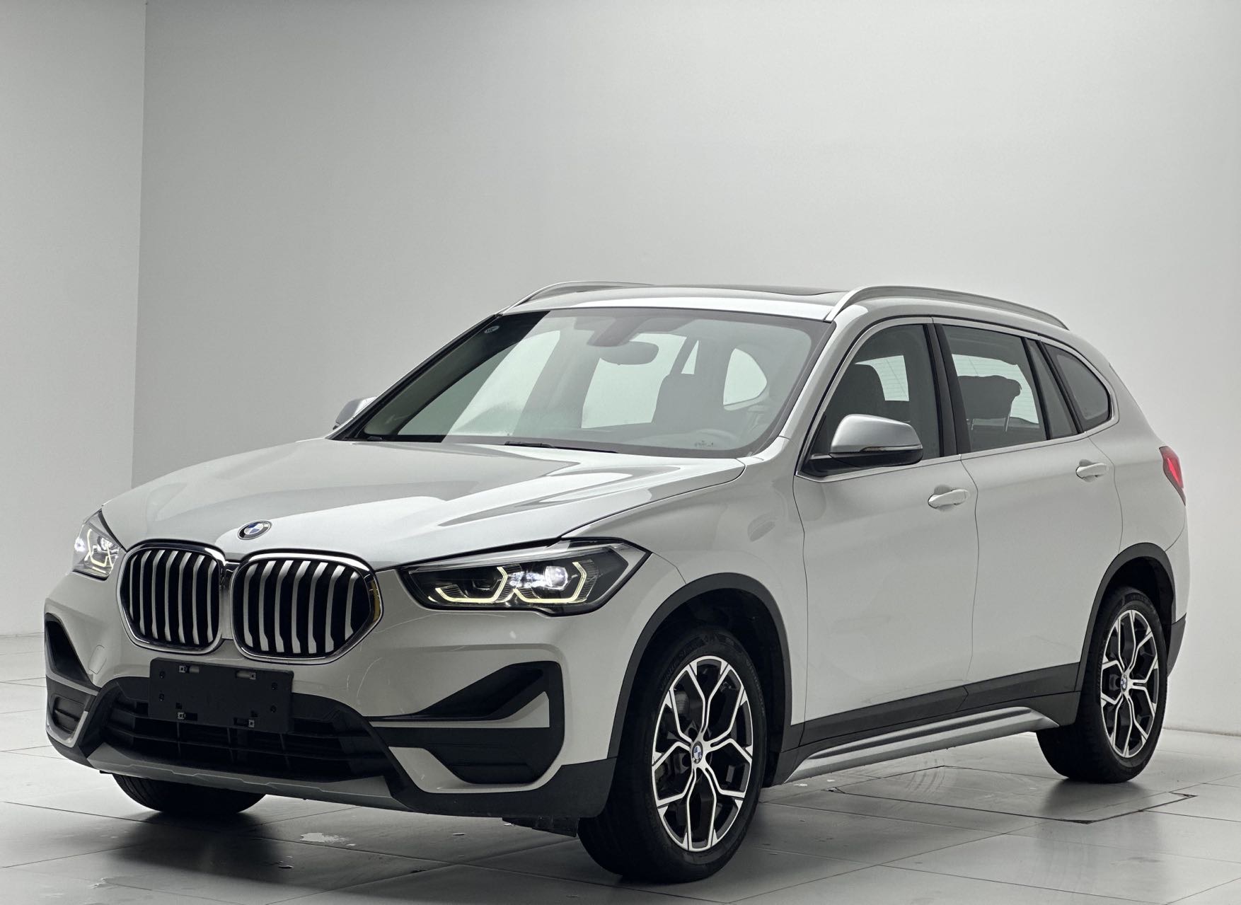 BMW X1 2023 car image 