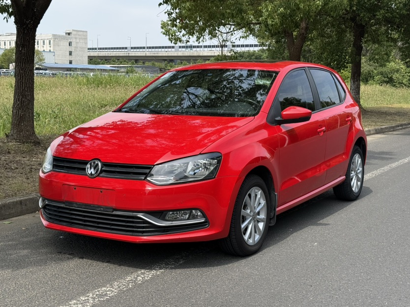 Volkswagen Polo 2015 Volkswagen Polo 2015 car image