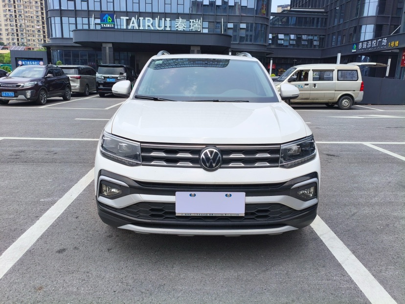 Volkswagen T-Cross 2021 car image #2