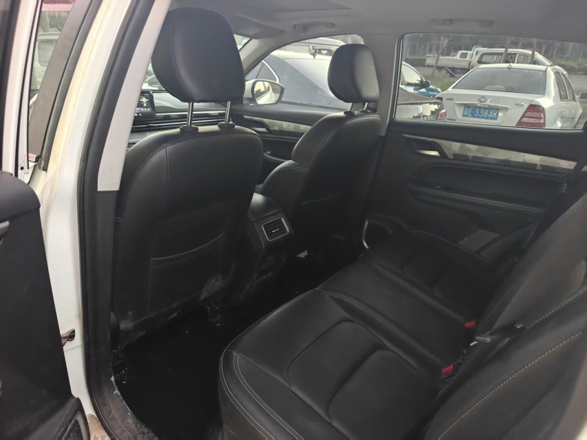 GEELY Vision X6 2023 car image #5
