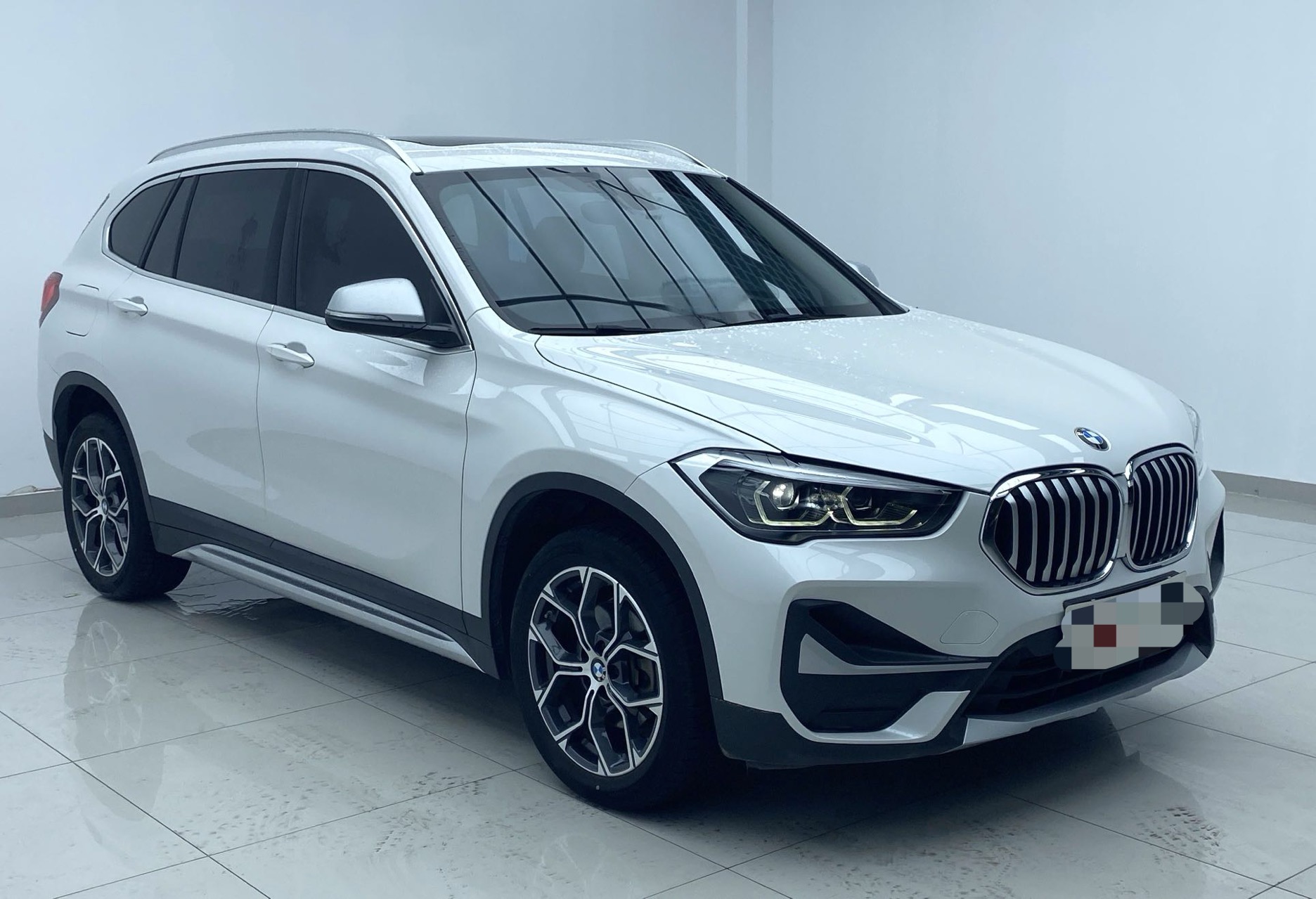 BMW X1 2023 car image #2