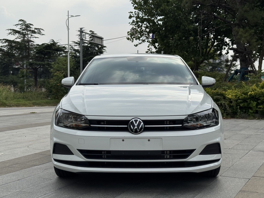 Volkswagen Polo 2024 car image #2