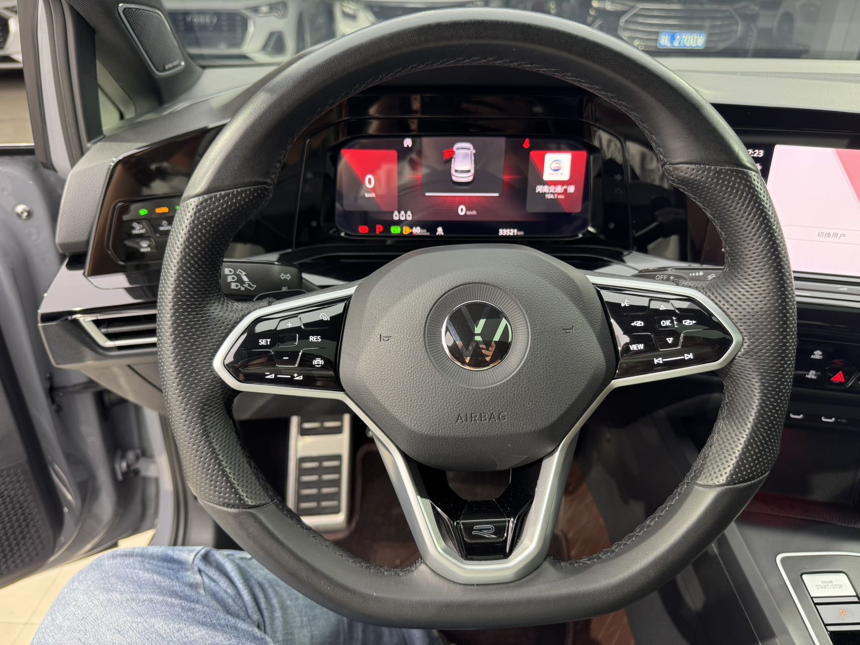 Volkswagen Golf 2023 car image #11