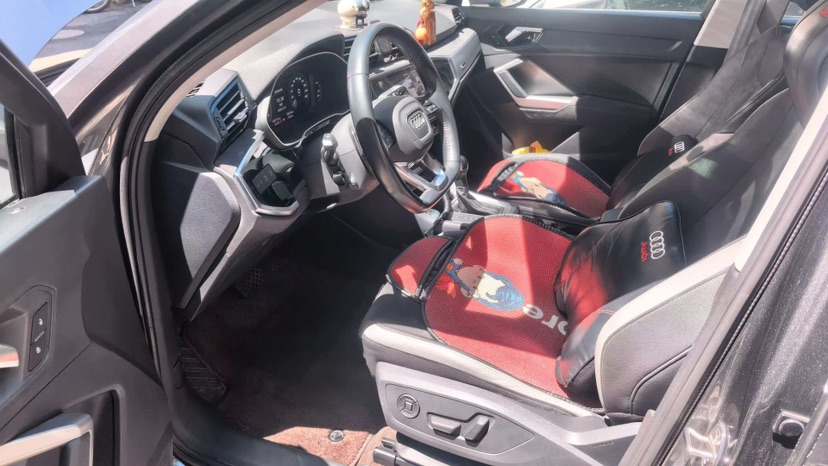 Audi Q3 2020 car image #6