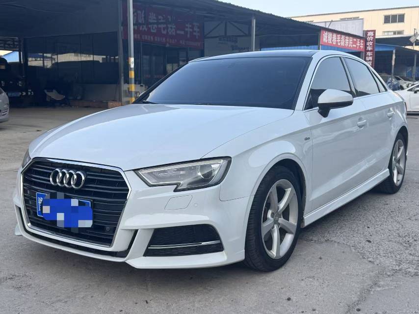 Audi A3 2017 car image #3