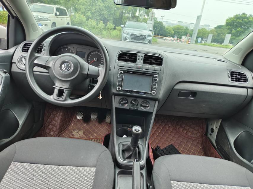 Volkswagen Polo 2012 #6 Volkswagen Polo 2012 car image #6