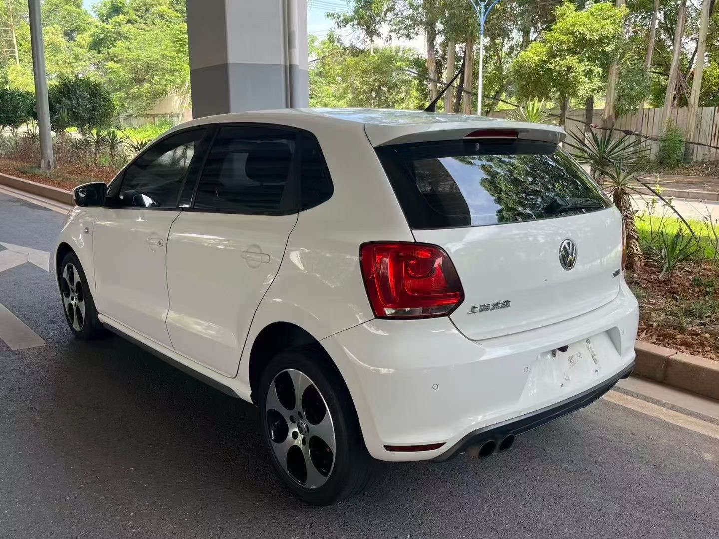 Volkswagen Polo 2014 car image #2