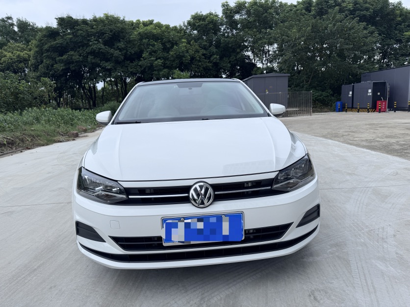 Volkswagen Polo 2020 car image #2