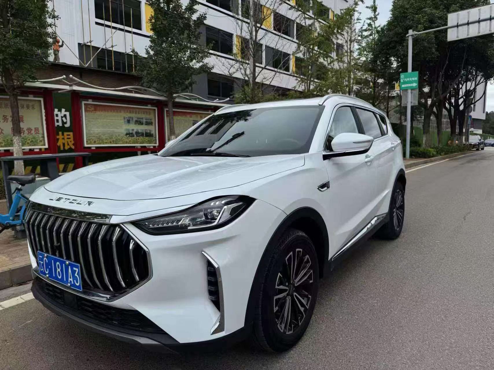 Jetour X70 PLUS 2022 car image #2