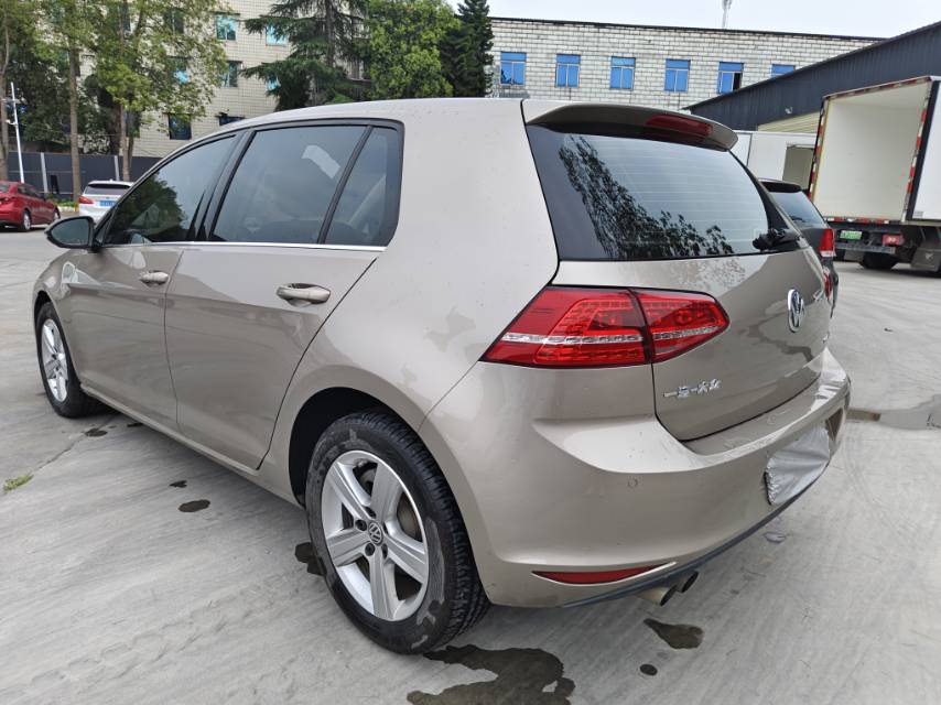Volkswagen Golf 2015 car image #7
