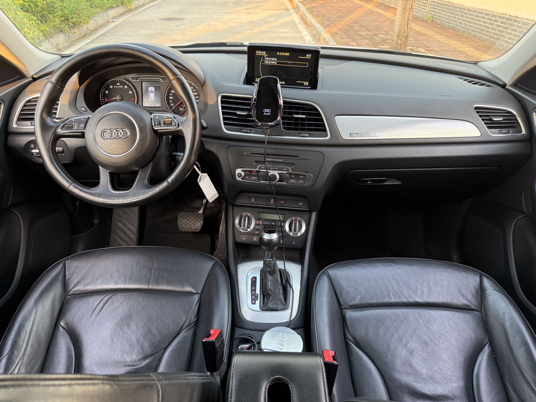 Audi Q3 2014 car image #6