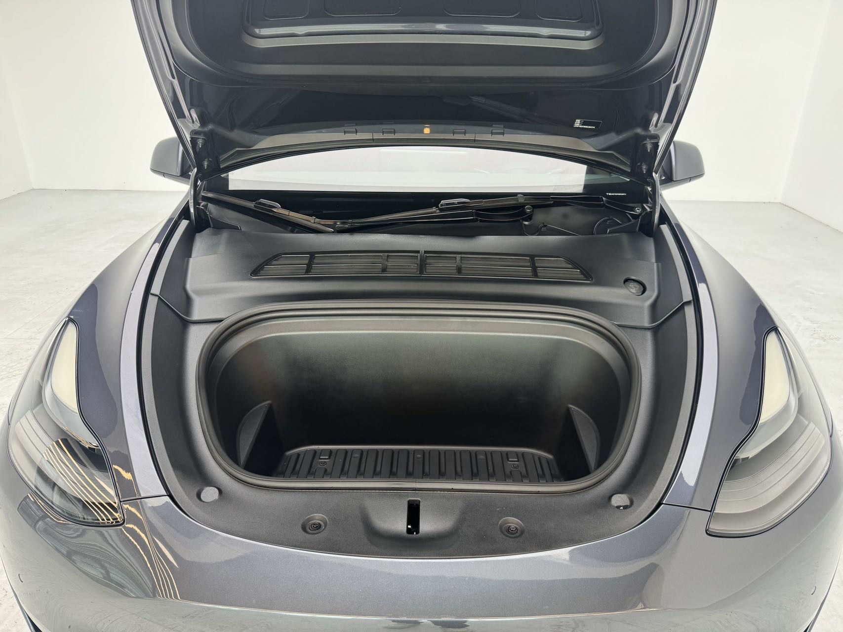 Tesla Model Y 2022 #16 Tesla Model Y 2022 car image #16