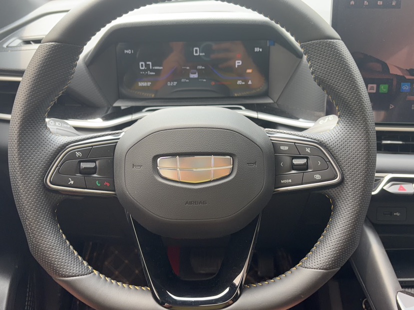 GEELY Coolray 2025 car image #3