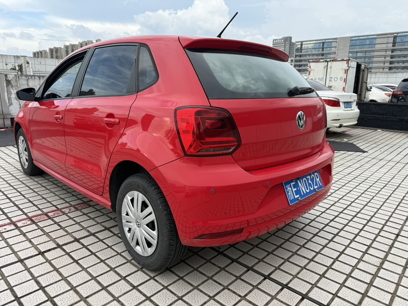 Volkswagen Polo 2017 car image #7
