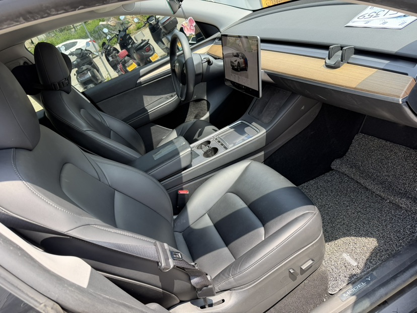 Tesla Model Y 2022 #8 Tesla Model Y 2022 car image #8