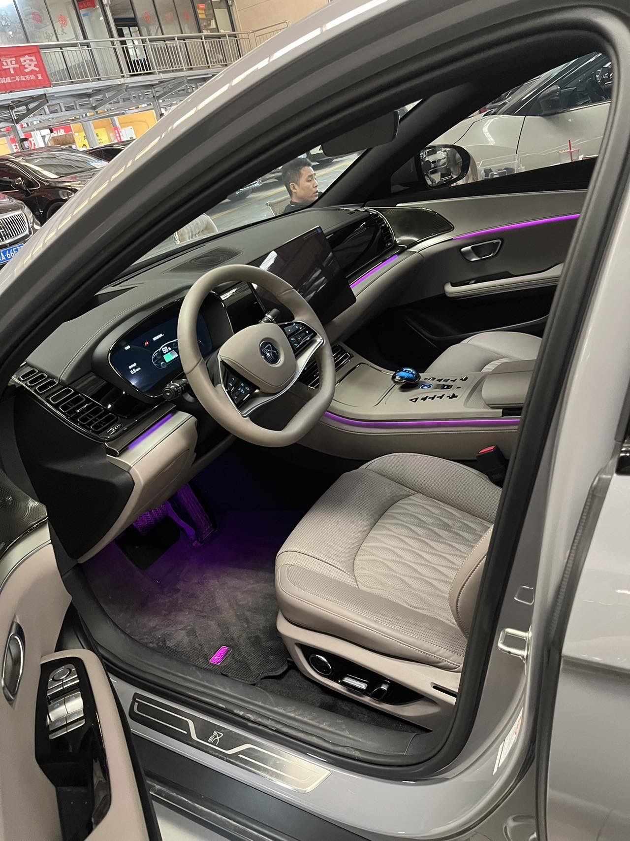 BYD Han 2025 car image #4