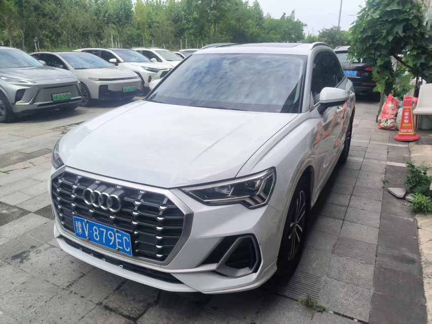 Audi Q3 2023 Audi Q3 2023 car image