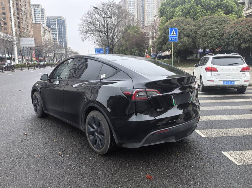Tesla Model Y 2022 #7 Tesla Model Y 2022 car image #7
