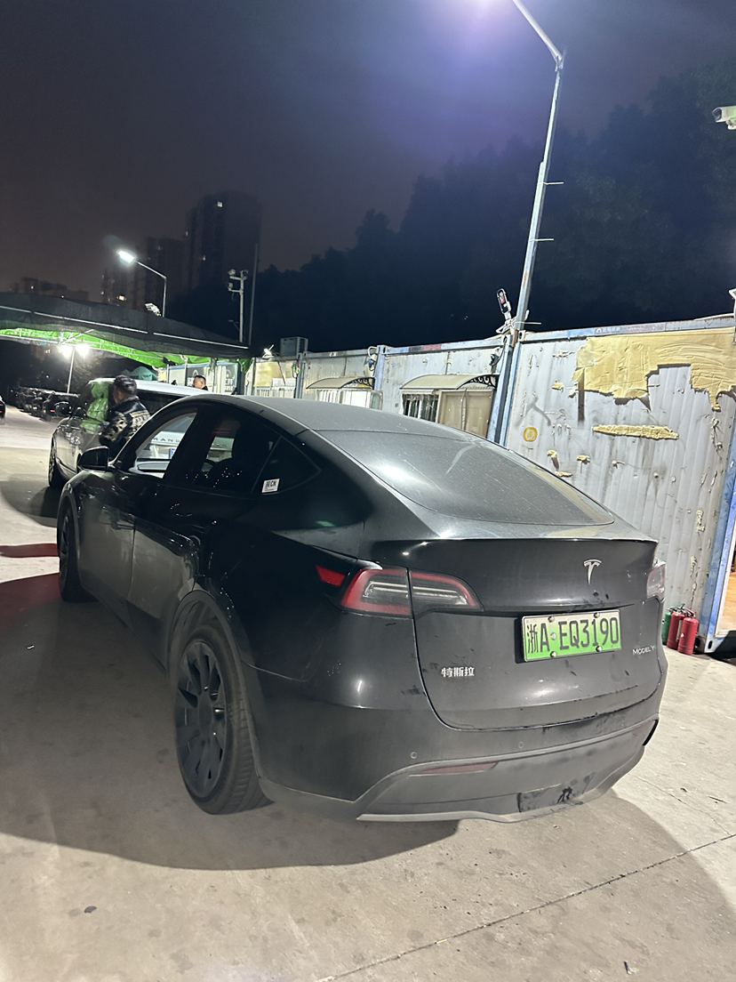 Tesla Model Y 2021 #3 Tesla Model Y 2021 car image #3