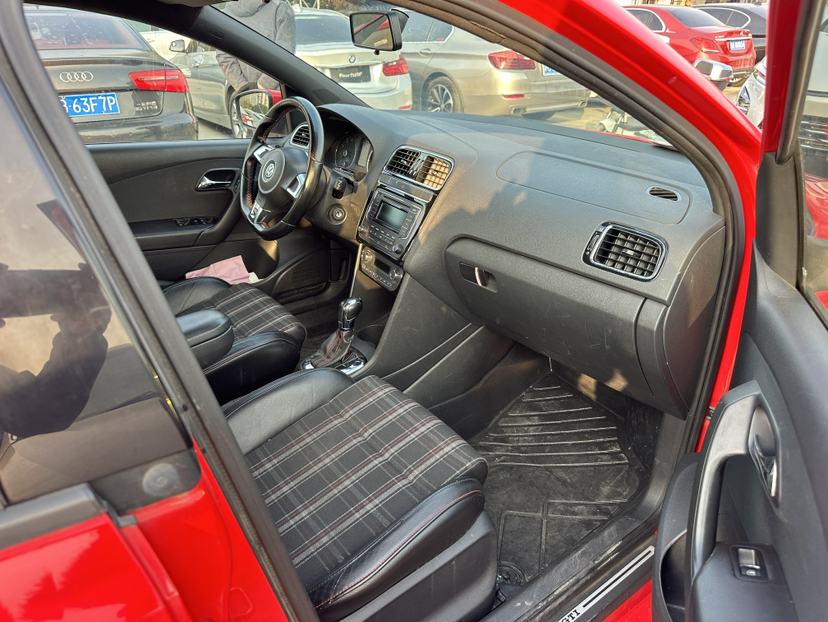 Volkswagen Polo 2013 car image #8