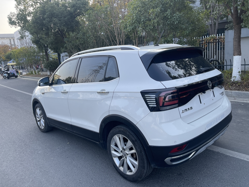 Volkswagen T-Cross 2019 car image #6