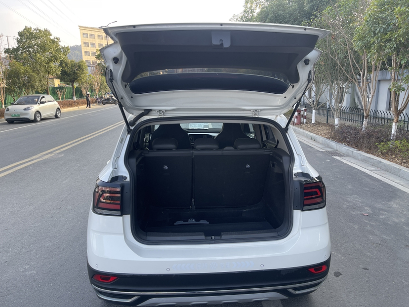 Volkswagen T-Cross 2019 car image #7
